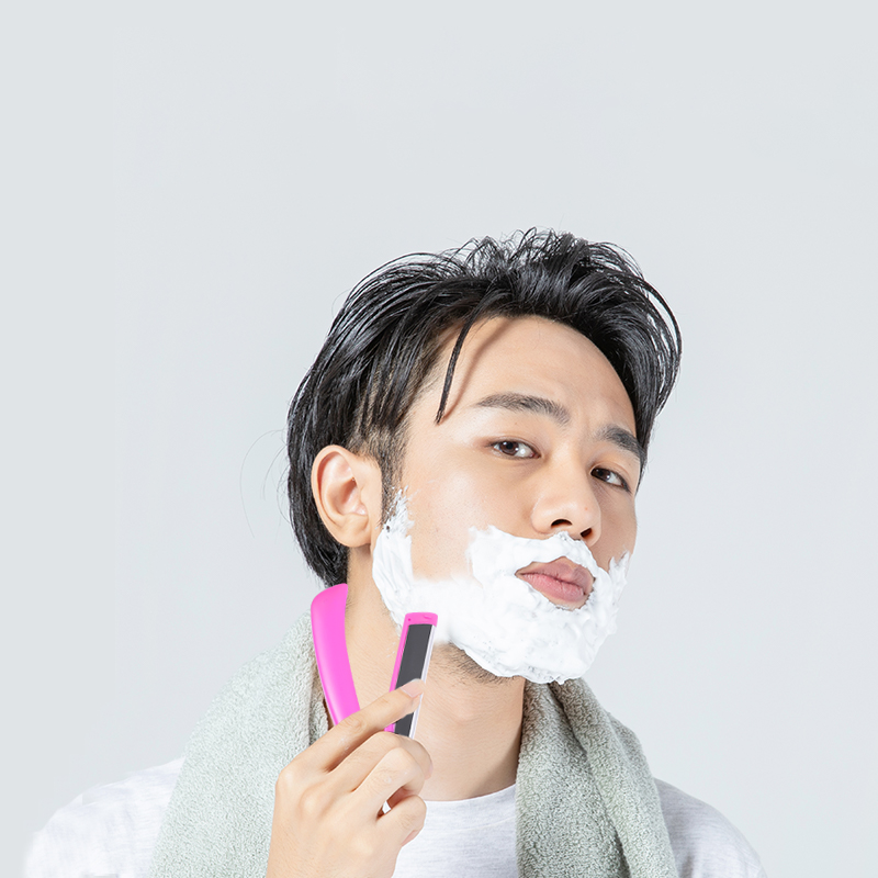 Plastična drška brijača od 74 oštrice